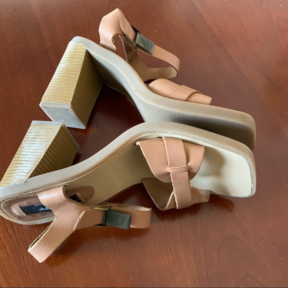 Leather Block Heel Sandals Camel Tan Beige Strappy Sandal Brazil size 38, us7 - Picture 12 of 12